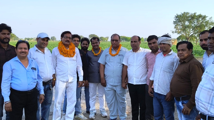 हाथरस के गाँव सिंघर में बुद्ध पूर्णिमा पर सामाजिक समृद्धि समारोह का आयोजन, प्रसादी पाकर निहाल हुए श्रद्धालु