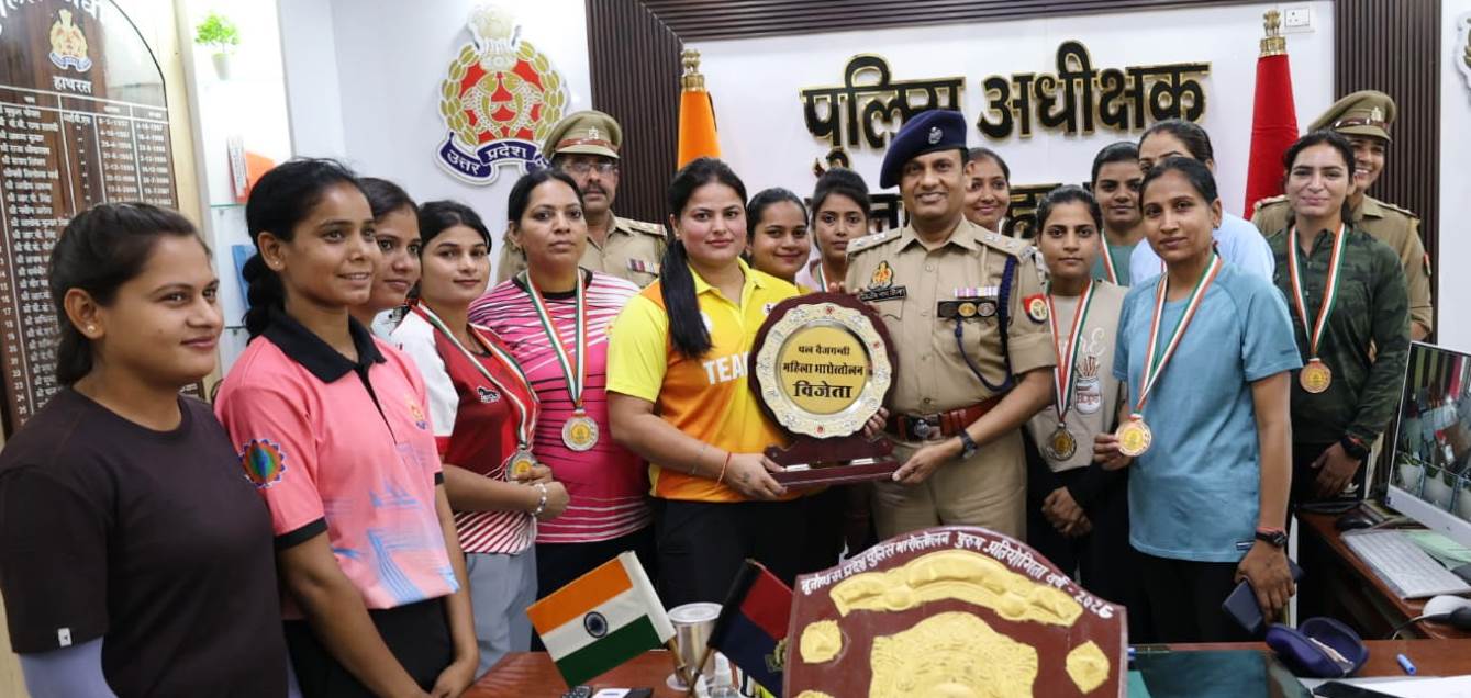 जोन स्तरीय भारोत्तोलन क्लस्टर प्रतियोगिता में आगरा जोन टीम का शानदार प्रदर्शन, खिलाड़ियों ने जीते गोल्ड, सिल्वर एवं कांस्य पदक