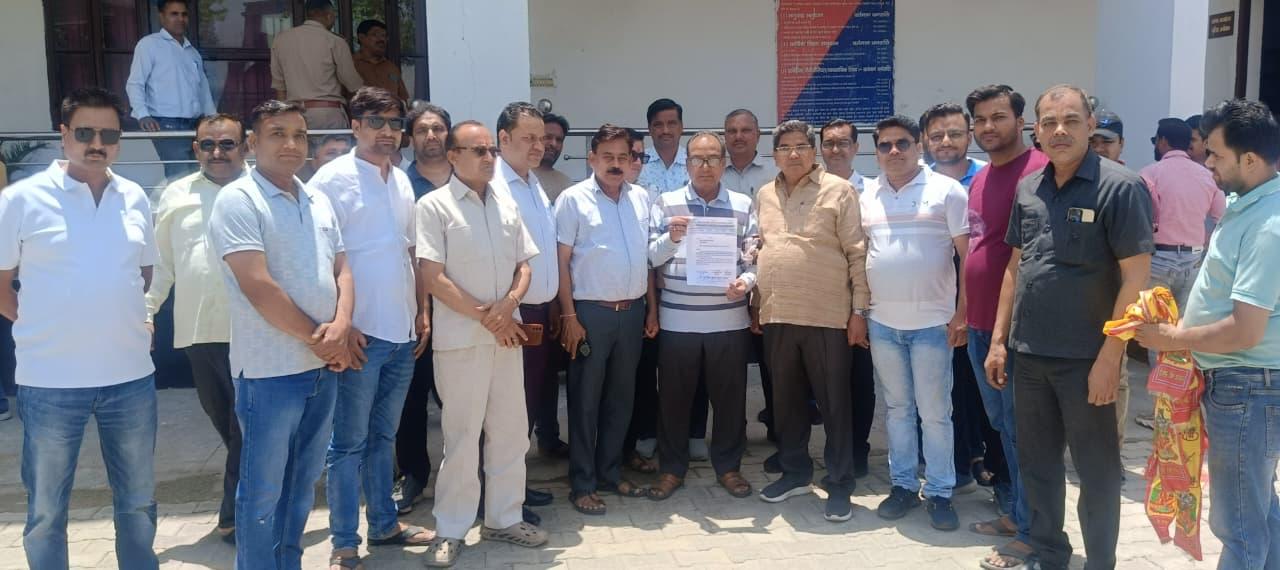 मण्डी समिति में दिन-दहाड़े 2.7 लाख की चोरी से व्यापारियों में आक्रोश, अखिल भारतीय उद्योग व्यापार मंडल ने सौंपा ज्ञापन