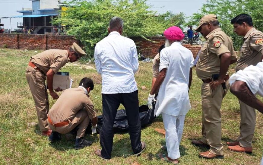 एक सप्ताह से लापता युवक का कॉलोनी में मिला शव, पिता ने गांव के ही युवकों पर लगाया हत्या का आरोप