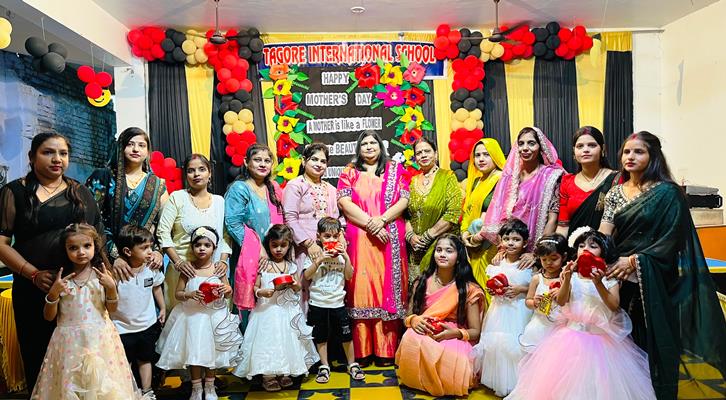 सिकंदराराऊ : टैगोर इंटरनेशनल स्कूल में धूमधाम से मनाया मातृ दिवस, गीत और नाटकों के जरिए विद्यार्थियों ने प्रकट किया माँ के प्रति आभार