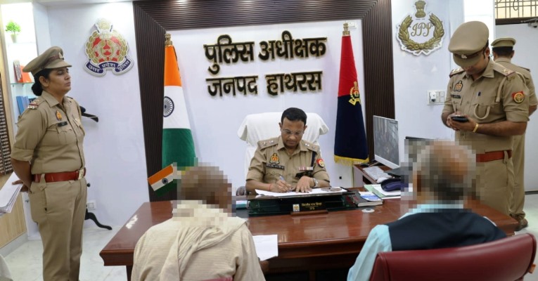 एसपी चिरंजीव नाथ सिन्हा ने पुलिस कार्यालय में की जनसुनवाई, शिकायतों के निस्तारण के दिए निर्देश