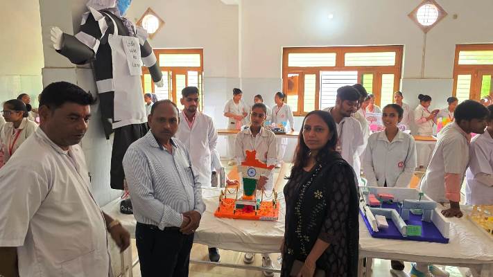 प्रेम रघु नर्सिंग काॅलेज में मनाया गया अन्तर्राष्ट्रीय नर्सेज डे, छात्र-छात्राओं ने रंगारंग सांस्कृतिक कार्यक्रम प्रस्तुत किये