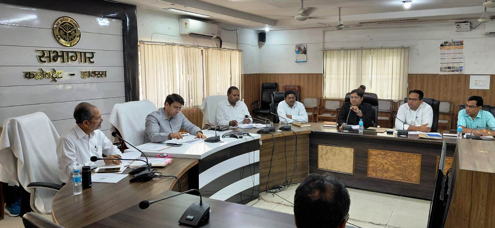 विद्युत आपूर्ति में लापरवाही बर्दाश्त नहीं, डीएम अतुल वत्स ने दिए निर्बाध बिजली और सही बिलिंग के सख्त निर्देश
