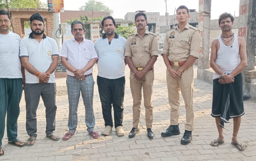 समाजसेवियों ने अज्ञात शव का हिंदू रीति-रिवाज से किया अंतिम संस्कार, सलेमपुर रेलवे ट्रैक पर मिला था शव