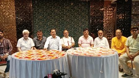 हाथरस में ब्राह्मण समाज ने सपा प्रवक्ता राजकुमार भाटी की टिप्पणी के विरोध में की प्रेस वार्ता, जताई कड़ी आपत्ति