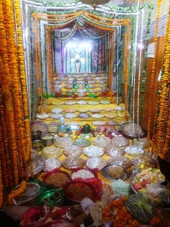 शनिवार (16/05/26) दर्शन श्री शनिदेव जी महाराज, चूना वाला डंडा सादाबाद गेट हाथरस