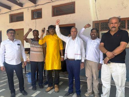 हाथरस में हुआ ऑनलाइन दवा व्यापार का विरोध, लेकिन 20 मई को जनहित में मेडिकल स्टोर खुले रखने की अपील