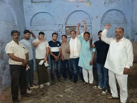 डीजल की बढ़ती कीमतों के चलते हाथरस में ट्रांसपोर्ट भाड़े में 25 से 30 प्रतिशत वृद्धि