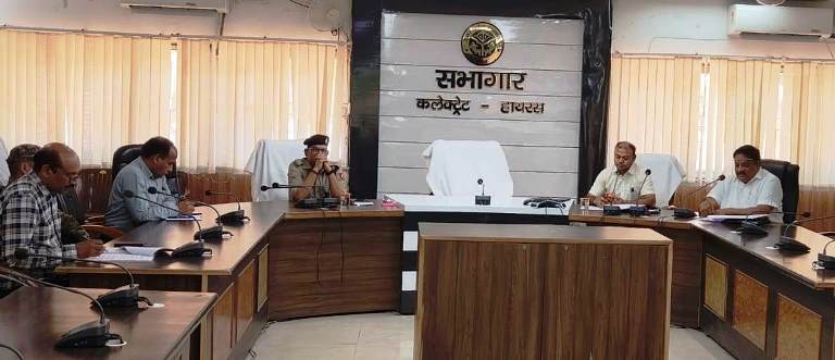 बैठक में भूतपूर्व सैनिकों एवं आश्रितों की समस्याओं के त्वरित निस्तारण के निर्देश