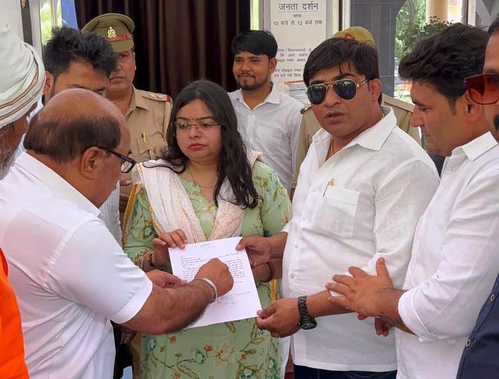 आपत्तिजनक टिप्पणी के विरोध में प्रदर्शन, राजकुमार भाटी के खिलाफ कार्रवाई की मांग