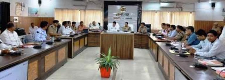 बकरीद पर शांति और सुरक्षा व्यवस्था को लेकर प्रशासन अलर्ट, डीएम-एसपी ने अधिकारियों को दिए सख्त निर्देश