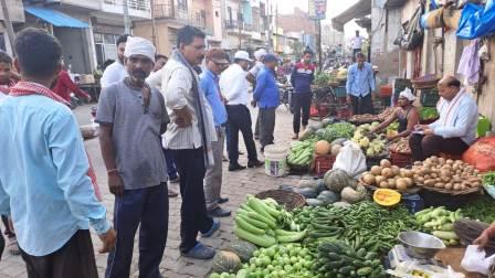 मुरसान : अतिक्रमण हटाओं अभियान में 28 दुकानदारों के चालान काट की गई वसूली