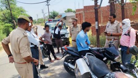 हाथरस पुलिस का विशेष चेकिंग अभियान, 619 वाहनों के चालान व 11 वाहन सीज