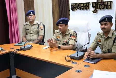 पुलिस अधीक्षक ने महिला आरक्षियों के प्रशिक्षण अभिलेखों का किया निरीक्षण