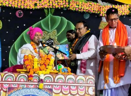 सादाबाद : भागवत भक्तिरस पान कर धन्य हुए श्रोता, प्रगति पुरम में चल रहा है श्रीमद्भागवत कथा का आयोजन, पूर्व विधायक देवेंद्र अग्रवाल पहुंचे