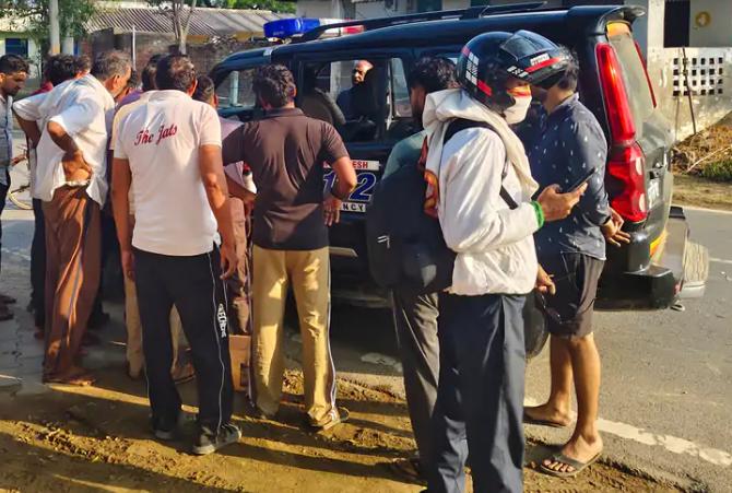 सादाबाद : कार की टक्कर से ठेल वाला घायल, राया रोड पर गांव मीरपुर के निकट अज्ञात कार ने मारी टक्कर, कार चालक मौके से फरार