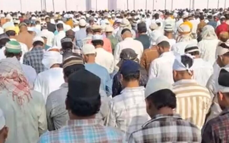 सासनी में अकीदत और आपसी सौहार्द के साथ मनाया गया ईद-उल-अजहा का पर्व