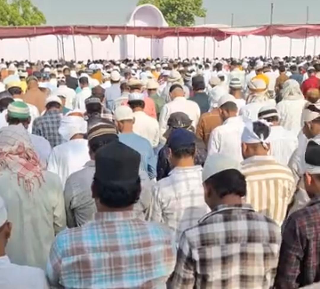 सासनी में अकीदत और आपसी सौहार्द के साथ मनाया गया ईद-उल-अजहा का पर्व