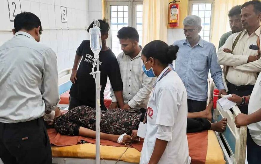 सादाबाद : गलती से किशोरी ने किया विषाक्त का सेवन
