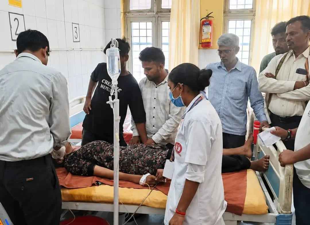 सादाबाद : गलती से किशोरी ने किया विषाक्त का सेवन