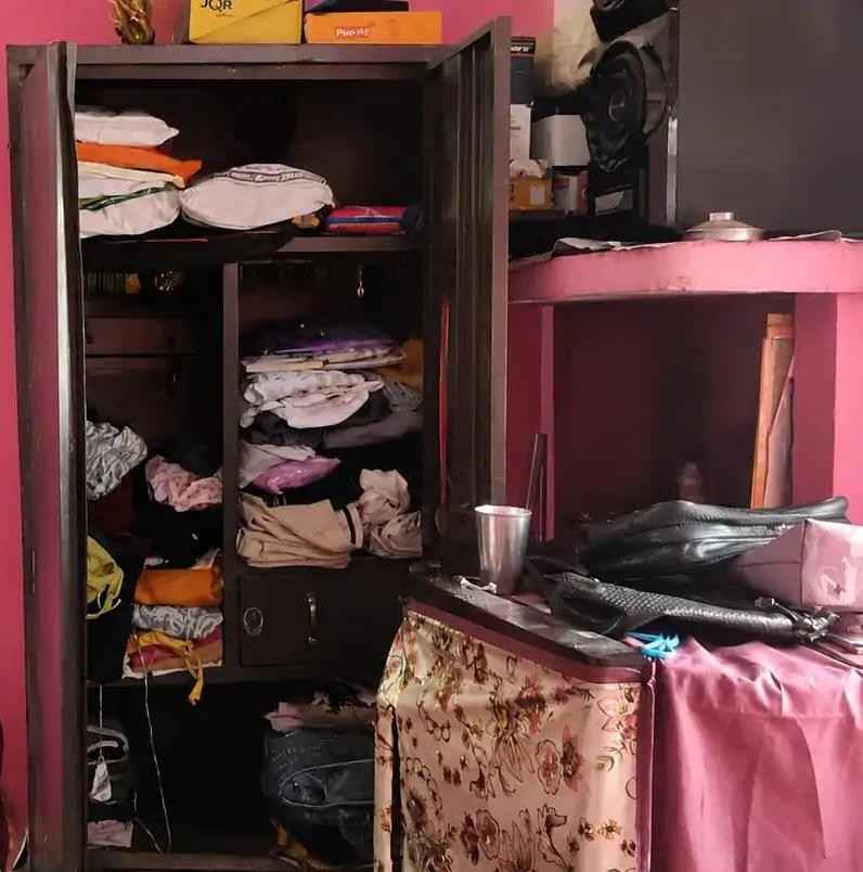 सादाबाद : महिला पर हमला कर बदमाश उड़ा ले गए जेवर