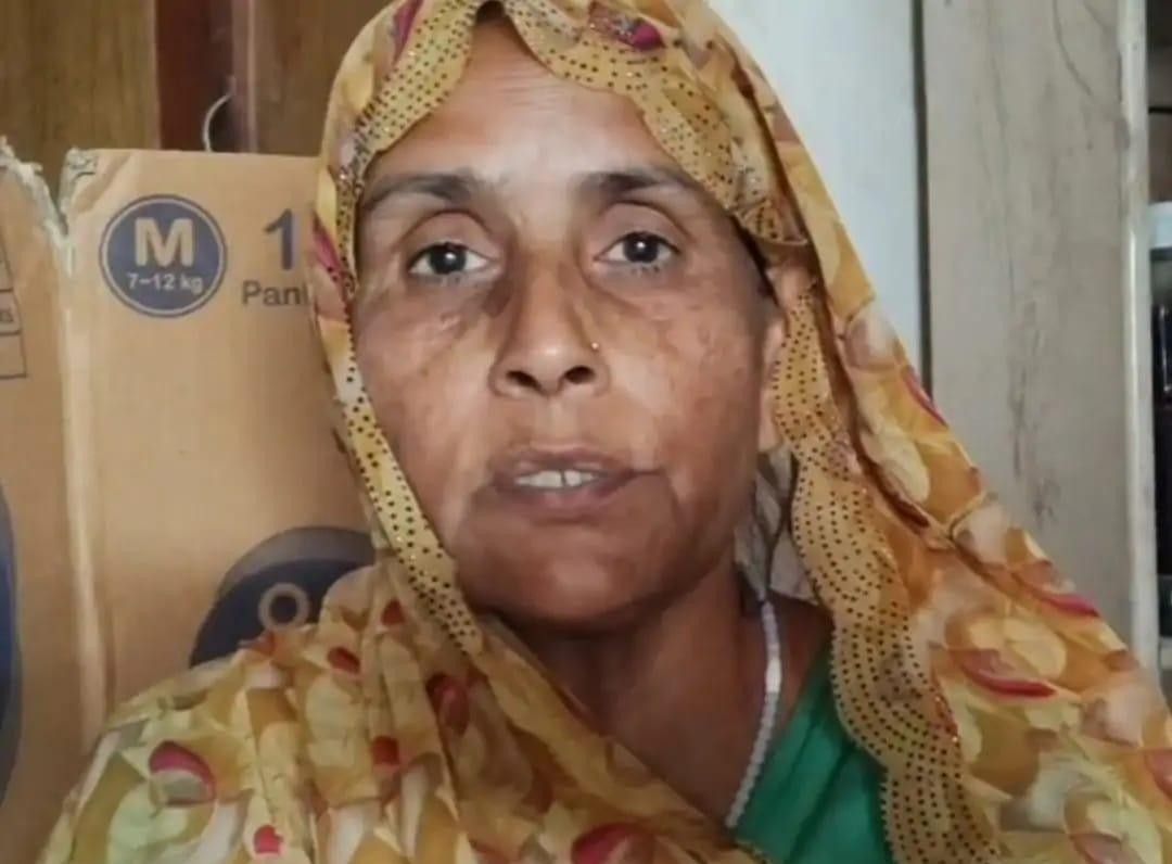 सादाबाद : रुपये मांगने पर महिला से मारपीट का आरोप, एसपी से लगाई न्याय की गुहार