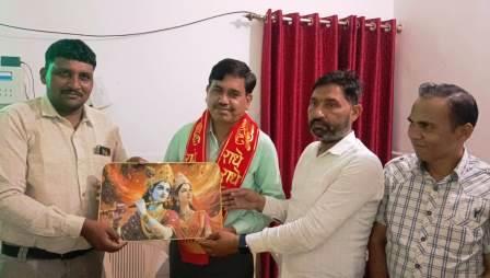 हसायन : खंड विकास अधिकारी के दोबारा पुनः स्थानांतरित होने पर किया स्वागत