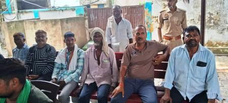 हसायन : राजवाहा की पटरी को रोक लगाकर जल प्रवाह को रोकने वाले सात ग्रामीणों के न्यायालय पर उपस्थिति नही होने पर जारी हुए वारंट,पुलिस ने बारंटियो को गिरफ्तार कर भेजा न्यायालय