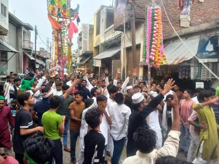 हसायन : अलम छड के जुलूस कर मनाया मातम अकीदतमंदों ने हाय हाय हुसैन कर किया याद