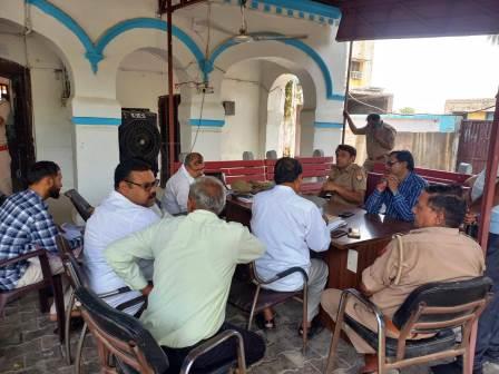 हसायन : समाधान दिवस में आई सिर्फ एक शिकायत के बाद फरियादियों के आने की राह देखते रह गए अधिकारी कर्मचारी