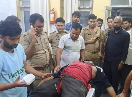 सादाबाद : बाईकों की भिड़ंत में युवक की मौत,मथुरा रोड पर स्कूल के निकट आमने सामने से भिड़ी बाईकें, पुलिस ने कराया पोस्टमार्टम