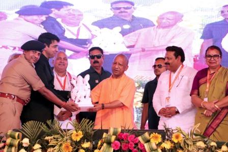 मुख्यमंत्री योगी आदित्यनाथ ने किया इन 55 परियोजनाओं का लोकार्पण और 88 नई परियोजनाओं का शिलान्यास, सड़क, शिक्षा, स्वास्थ्य और सिंचाई समेत आधारभूत सुविधाओं को मिलेगी मजबूती, हाथरस, सादाबाद और सिकंदराराऊ के  विकास को मिलेगी गति 