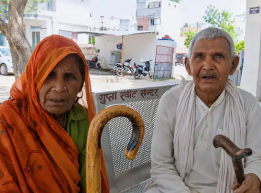विश्व बुजुर्ग दुर्व्यवहार जागरूकता दिवस पर छलका बुजुर्ग दंपती का दर्द, बहुओं पर उपेक्षा और प्रताड़ना के आरोप
