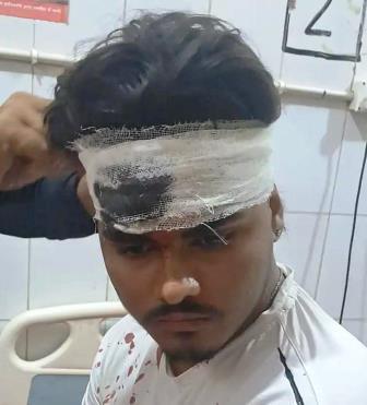 सादाबाद : क्रिकेट मैच के दौरान हुए विवाद में युवक का सिर फटा, दो गांव के बीच खेला जा रहा था मैच, जैतई गांव के निकट मैदान का मामला