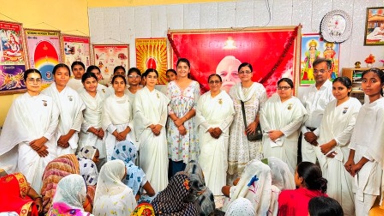 पुरुषोत्तम मास में ब्रह्माकुमारी बहनों का हुआ सम्मान, आध्यात्मिक संदेशों से गूंजा समारोह
