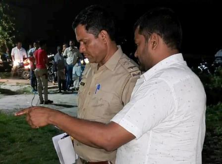 सादाबाद : पंपसेट तोड़ने के मामले में मुकदमा दर्ज, सरौठ प्रधान ने दर्ज कराई रिपोर्ट, आरोपियों के खिलाफ कार्रवाई की मांग