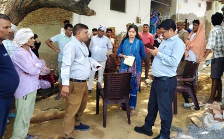 सादाबाद : एसडीएम ने पहुंचकर निपटाया कब्जे का मामला अतिक्रमण, अवैध कब्जे की शिकायत पर कजरौठी पहुंचे एसडीएम, नायब तहसीलदार