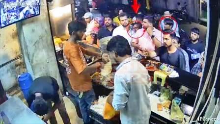 हाथरस के कमला बाजार में मोमोज खाते समय उड़ा पर्स, सीसीटीवी में दिखे तीन संदिग्ध