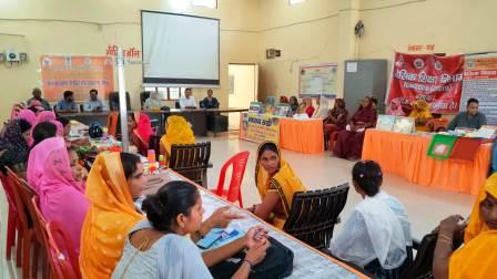सिकंदराराऊ में स्वास्थ्य मेले का आयोजन, योजनाओं की दी गई जानकारी