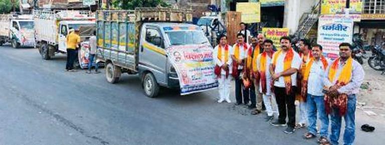 सासनी : अमरनाथ यात्रा के 18वें विशाल भंडारे हेतु सासनी से बालटाल रवाना हुई खाद्य सामग्री, श्रद्धालुओं की सेवा को भेजी गई चार वाहन सामग्री