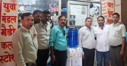 अंतर्राष्ट्रीय योग दिवस पर अग्रवाल युवा मंडल मेडिकल स्टोर को मिला आधुनिक वाटर डिस्पेंसर