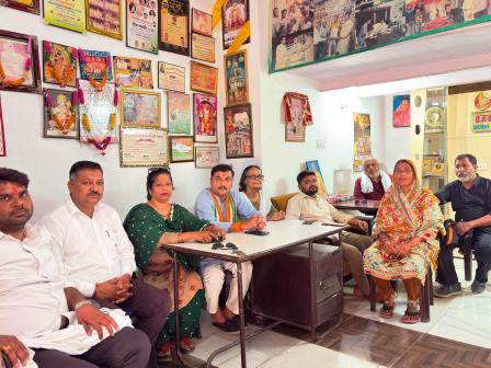 नीट अनियमितताओं को लेकर मुख्यमंत्री को ज्ञापन देने की तैयारी, कांग्रेस नेता कोतवाली पहुंचे