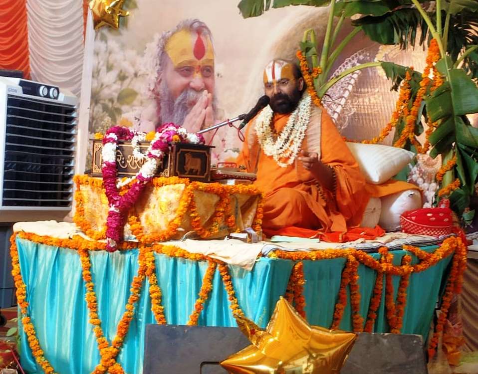  सासनी : भागवत कथा में श्रीकृष्ण जन्मोत्सव की झांकियों ने बांधा समां, भक्तिरस में डूबे श्रद्धालु