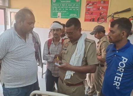 सादाबाद : वृद्ध की संदिग्ध परिस्थितियों में मौत  गेस्ट हाउस के बाहर अचेतावस्था में मिले, चिकित्सकों ने बताया हार्ट अटैक हो सकता है मौत का कारण