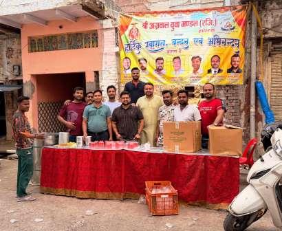 निर्जला एकादशी पर अग्रवाल युवा मंडल ने लगाया, मीठे शरबत का सेवा शिविर
