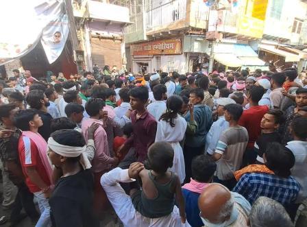 सादाबाद : या हुसैन की सदाओं के बीच ताजिया सुपुर्द ए खाक, कस्बे के विभिन्न जगह निकाले गए अलम, ताजियों के जुलूस, अकीदतमंदों ने की ‘या हुसैन’ की सदाओं के बीच मातमपुर्सी