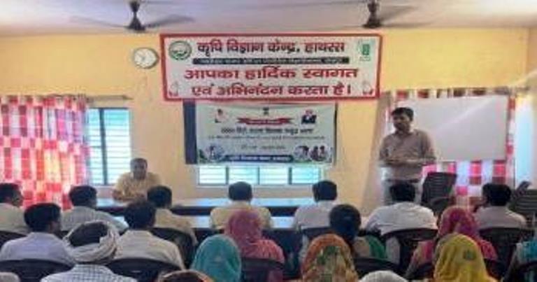 खेती में जैविक व कार्बनिक तत्वों के महत्व के बारे में चर्चा