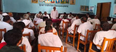 सिकन्दराराऊ : निबंधन विभाग के निजीकरण के विरोध में 21वें दिन भी जारी रही कलमबंद हड़ताल