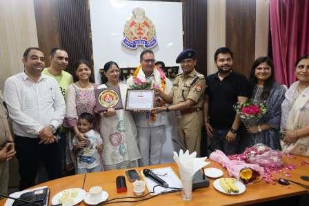 छह सेवानिवृत्त पुलिसकर्मियों को दी भावभीनी विदाई